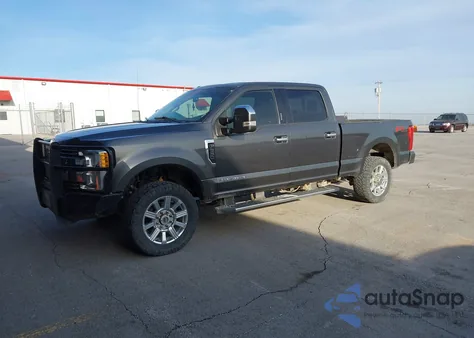2017 Ford F-250 Lariat z USA, uszkodzony, nr VIN 1FT7W2BTXHEF37389